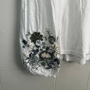 Aventura Womens L White Floral Embroidered V Neck Peasant Top Soft thumbnail 3