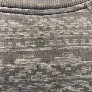 Lululemon Rest Less‎ 1/4 Zip Gray Jacquard Geometric Pullover Thumbholes Size 8 thumbnail 6