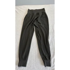 Athleta Cruise Jogger in Powervita Dark Olive Green High Rise Pants Small thumbnail 3