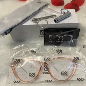 Light Pink Cat eye glasses with anti-blue light thumbnail 3