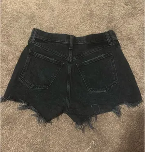 Abercrombie & Fitch The Mom Short-high rise thumbnail 3