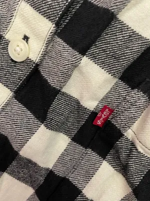 Levi's NWT Trendy Plus Size Flannel Black and White Plaid button down Shirt 4X thumbnail 7