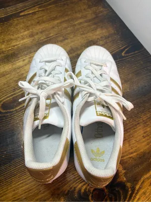 Adidas white and gold superstar sneakers size 7 thumbnail 4