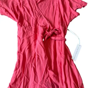 Young Fabulous & Broke Short Sleeve Wrap Dress Bold Pink Flowy Ruffle Medium NWT thumbnail 4