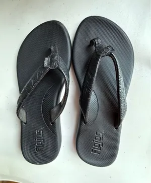 Flojos Black Textured Thong Sandals Size 7 thumbnail 1