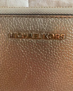 Michael Kors Leather Smartphone Wallet thumbnail 4