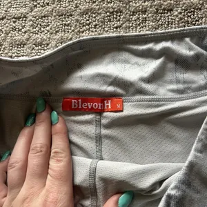 BlevonH Skort Womens‎ Medium M Gray White Active Tennis Golf Skirt Outdoor thumbnail 5