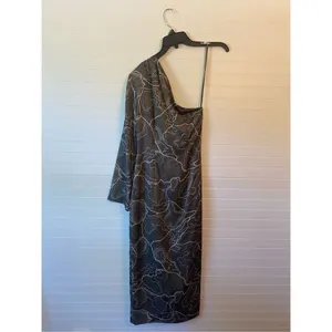 Antonio Melani x Elizabeth Damrich Monroe One Shoulder Satin Midi Dress thumbnail 9