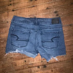 American Eagle medium wash size 4 Daisy Duke shortie shorts thumbnail 2