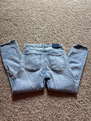GAP Light Blue High-Rise Distressed Women’s Jeans thumbnail 3