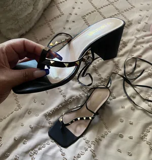 Amazon Black Heels thumbnail 4