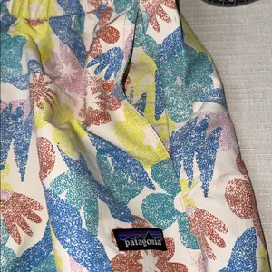 Patagonia Women's 2.5" Barely Baggies Shorts thumbnail 6