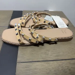 A New Day Hollis Tan Studded Strappy Flat Sandals Silver Studs Women 8 NWT thumbnail 2