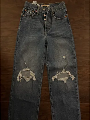 Levi’s Ribcage Straight thumbnail 2