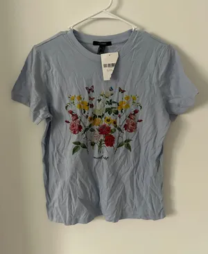 Forever 21 T Shirt thumbnail 1