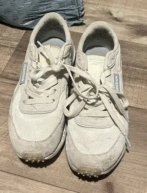 Reebok Sneakers thumbnail 1