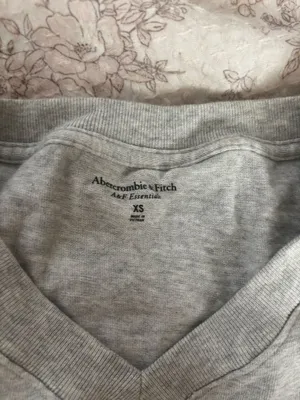 Abercrombie Long Sleeve Oversized Jersey V Neck Tee thumbnail 4