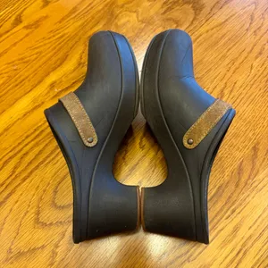 Crocs Women Sarah‎ Clog Brown Expresso Buckle Mules size 7 Flaw See Pic. thumbnail 4