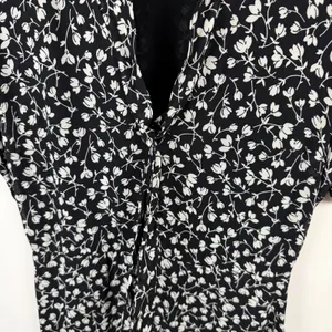 Reformation Reeds Ruffle Floral Georgette Midi Dress Size 0 Black Minimalist thumbnail 3