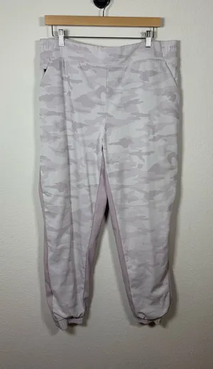 Athleta Brooklyn Lined Camo Jogger Lavender Size 16 Lightweight Travel Pant thumbnail 1