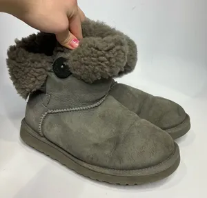 UGG Bailey Button gray suede‎ boots size 8 thumbnail 1