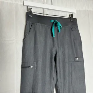 NWT Figs Gray Yola‎ W/ Yoga Waistband Petite Skinny Scrub Pants Size XSP thumbnail 3