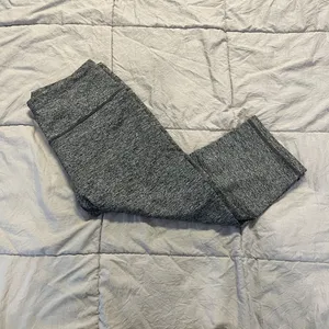 NWOT Victoria's Secret VSX Sport Knockout Capri Leggings thumbnail 2