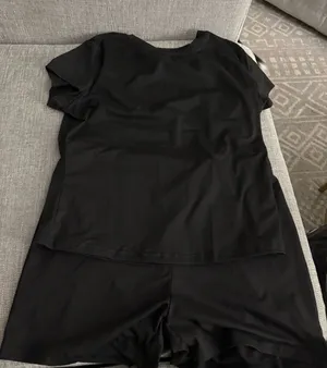 Black Top and Shorts Size M thumbnail 1