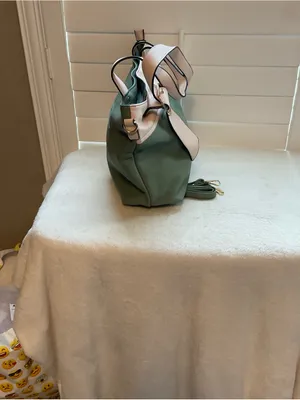 Two-Tone Green and Cream Women’s Shoulder Bag with Detachable Strap thumbnail 3