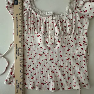 Heart & Hips XS Floral Pointelle Knit Top Cream Red Button Front Cottagecore Milkmaid Regency thumbnail 6