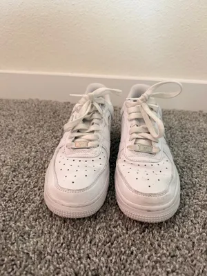 Nike Air Force 1 White Sneakers Low Women’s thumbnail 2