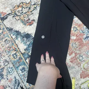 Lululemon Flare Size 6 Black Leggings With Black And White Waist Reversible thumbnail 2