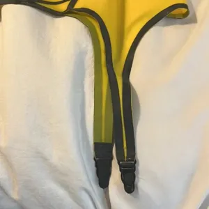 Yellow & Black latex bra and garter bottoms L thumbnail 5