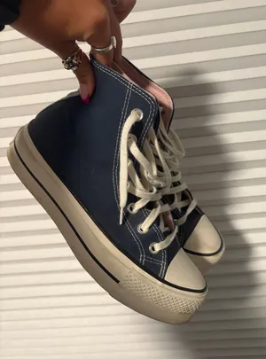 Platform Converse thumbnail 1