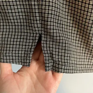 American Eagle Black and White Plaid Skirt Side Slit Size Large Fall Whimsigoth thumbnail 3
