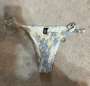 Triangl Swimwear bottoms only thumbnail 1