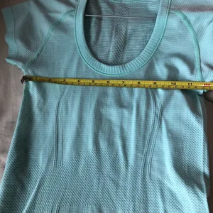 Women's lululemon Mint Green size two swiftly tech tshirt thumbnail 9