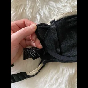 H&M Lacy Black and Cream Strapless Bra 34A thumbnail 3