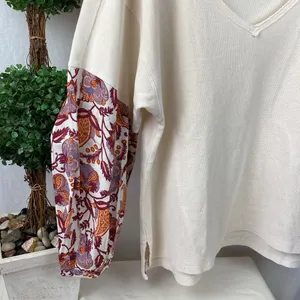Anthropologie Tan Cream & Red Long Floral Sleeve V Neck Oversized Top M thumbnail 4