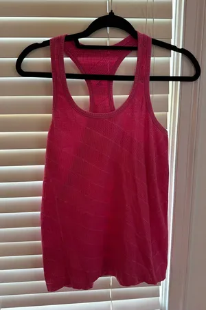 Lululemon tank thumbnail 1