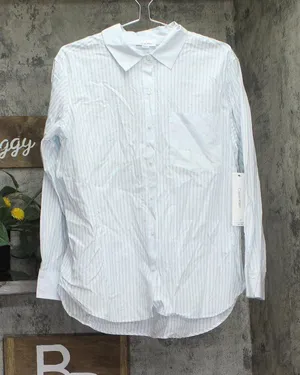 NWT Calvin Klein Button Up Long Sleeve Non Iron Dress Shirt Light Blue / White M thumbnail 1