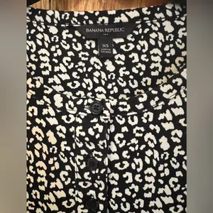 Banana Republic Factory Long Sleeve Black Leopard Print‎ Bodysuit Top Size XS thumbnail 2