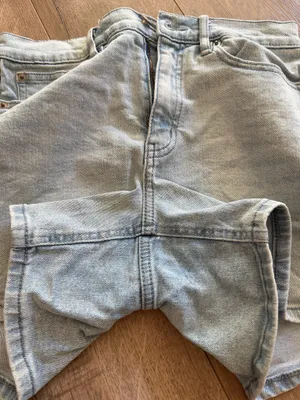 Calvin Klein Light wash high-waisted denim shorts thumbnail 6