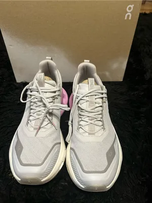 ON CLOUDNOVA X glacier Sakura athletic training running shoes sneakers sz 7 new thumbnail 2