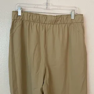 Lululemon 12 Stretch High Rise Crop 23" in Trench Tan thumbnail 11
