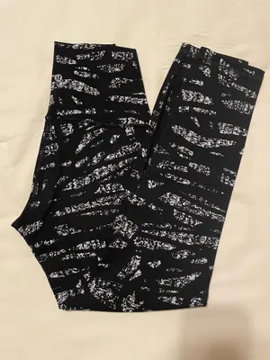 Lululemon Wunder Under High-Rise Leggings Size 6 thumbnail 8