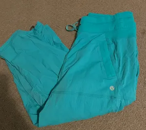 lululemon capri pants thumbnail 1