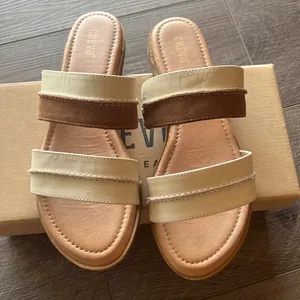 Crevo Simone Leather Sandal Size 7 thumbnail 2