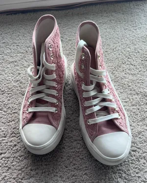 Converse Pink Crochet thumbnail 1
