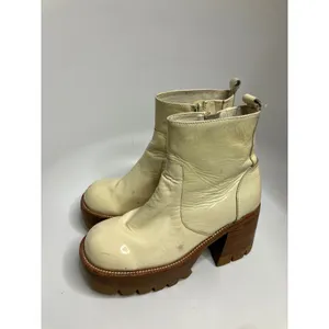 Jeffrey Campbell Quavo Platform Ankle Boots Womens Cream patent leather Lug Sole thumbnail 2